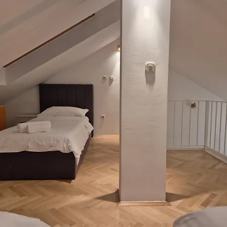 Apartment Bruno 1&2 - Two-room Penthouse - Wonderful Panoramic View Of The Sea - The Location, First Row To The - 10 Minutes From Supetar Ferry Port - Free Secured Parking - Facilities Nearby *