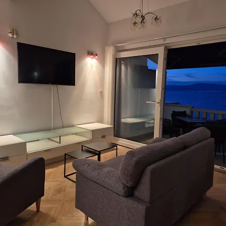 Bruno 1&2 - Two-room Penthouse - Wonderful Panoramic View Of The Sea - The Location, First Row To The - 10 Minutes From Supetar Ferry Port - Free Secured Parking - Facilities Nearby * Sutivan