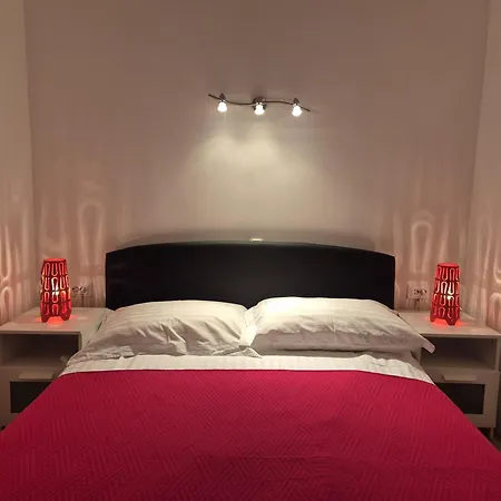 Apartment Bruno 1&2 - Two-room Penthouse - Wonderful Panoramic View Of The Sea - The Location, First Row To The - 10 Minutes From Supetar Ferry Port - Free Secured Parking - Facilities Nearby *