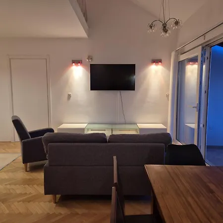 Bruno 1&2 - Two-room Penthouse - Wonderful Panoramic View Of The Sea - The Location, First Row To The - 10 Minutes From Supetar Ferry Port - Free Secured Parking - Facilities Nearby Sutivan