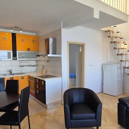 Bruno 1&2 - Two-room Penthouse - Wonderful Panoramic View Of The Sea - The Location, First Row To The - 10 Minutes From Supetar Ferry Port - Free Secured Parking - Facilities Nearby Sutivan
