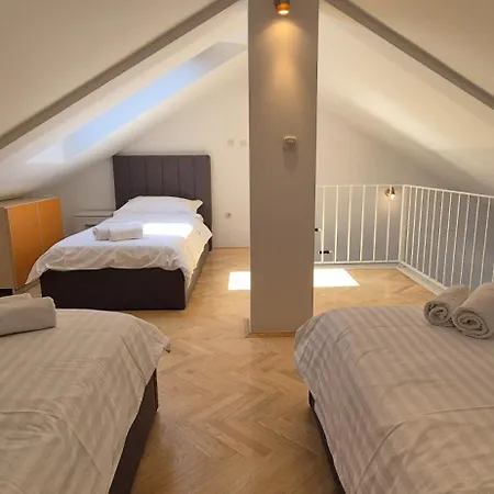 Bruno 1&2 - Two-room Penthouse - Wonderful Panoramic View Of The Sea - The Location, First Row To The - 10 Minutes From Supetar Ferry Port - Free Secured Parking - Facilities Nearby Apartment