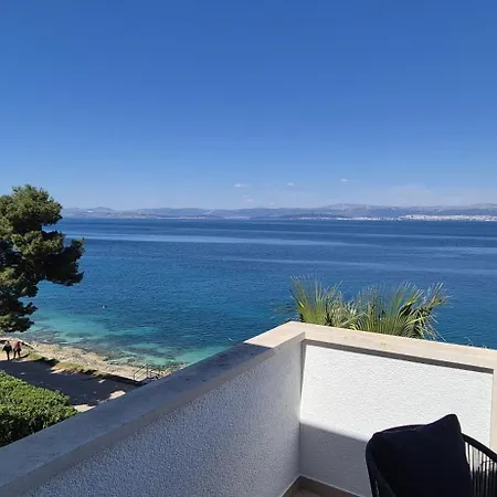 Bruno 1&2 - Two-room Penthouse - Wonderful Panoramic View Of The Sea - The Location, First Row To The - 10 Minutes From Supetar Ferry Port - Free Secured Parking - Facilities Nearby Sutivan