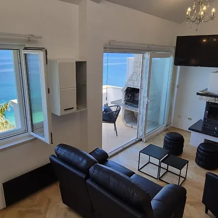 Bruno 1&2 - Two-room Penthouse - Wonderful Panoramic View Of The Sea - The Location, First Row To The - 10 Minutes From Supetar Ferry Port - Free Secured Parking - Facilities Nearby