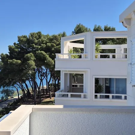 Apartment Bruno 1&2 - Two-room Penthouse - Wonderful Panoramic View Of The Sea - The Location, First Row To The - 10 Minutes From Supetar Ferry Port - Free Secured Parking - Facilities Nearby