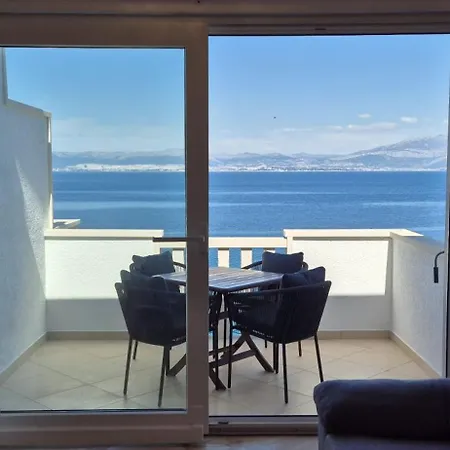 Bruno 1&2 - Two-room Penthouse - Wonderful Panoramic View Of The Sea - The Location, First Row To The - 10 Minutes From Supetar Ferry Port - Free Secured Parking - Facilities Nearby * Sutivan