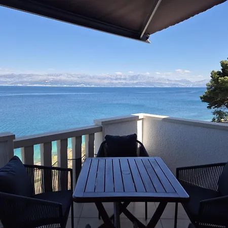 Apartment Bruno 1&2 - Two-room Penthouse - Wonderful Panoramic View Of The Sea - The Location, First Row To The - 10 Minutes From Supetar Ferry Port - Free Secured Parking - Facilities Nearby Sutivan