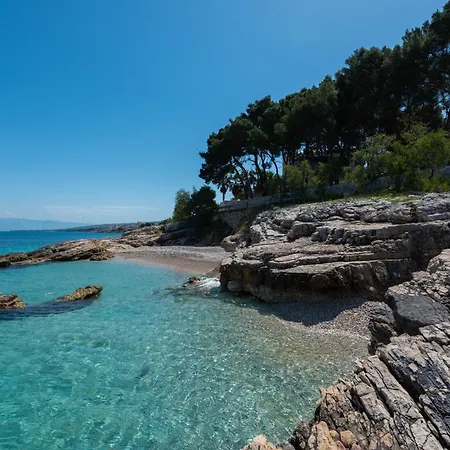 Bruno 1&2 - Two-room Penthouse - Wonderful Panoramic View Of The Sea - The Location, First Row To The - 10 Minutes From Supetar Ferry Port - Free Secured Parking - Facilities Nearby Apartment