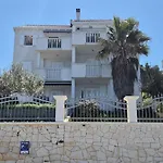 Bruno 1&2 - Two-room Penthouse - Wonderful Panoramic View Of The Sea - The Location, First Row To The - 10 Minutes From Supetar Ferry Port - Free Secured Parking - Facilities Nearby דירה סוטיבאן