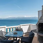 Bruno 1&2 - Two-room Penthouse - Wonderful Panoramic View Of The Sea - The Location, First Row To The - 10 Minutes From Supetar Ferry Port - Free Secured Parking - Facilities Nearby