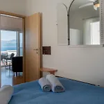 Bruno 1&2 - Two-room Penthouse - Wonderful Panoramic View Of The Sea - The Location, First Row To The - 10 Minutes From Supetar Ferry Port - Free Secured Parking - Facilities Nearby דירה *