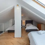 דירה Bruno 1&2 - Two-room Penthouse - Wonderful Panoramic View Of The Sea - The Location, First Row To The - 10 Minutes From Supetar Ferry Port - Free Secured Parking - Facilities Nearby סוטיבאן