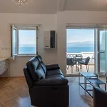 Bruno 1&2 - Two-room Penthouse - Wonderful Panoramic View Of The Sea - The Location, First Row To The - 10 Minutes From Supetar Ferry Port - Free Secured Parking - Facilities Nearby
