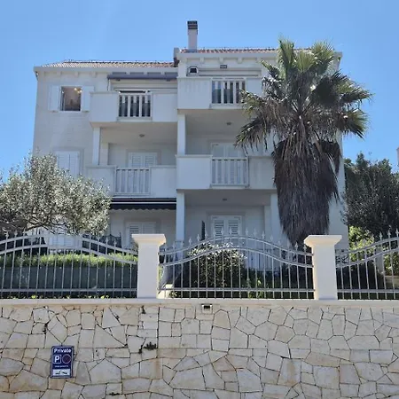 Bruno 1&2 - Two-room Penthouse - Wonderful Panoramic View Of The Sea - The Location, First Row To The - 10 Minutes From Supetar Ferry Port - Free Secured Parking - Facilities Nearby 아파트 수티반