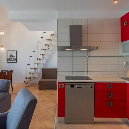 Bruno 1&2 - Two-room Penthouse - Wonderful Panoramic View Of The Sea - The Location, First Row To The - 10 Minutes From Supetar Ferry Port - Free Secured Parking - Facilities Nearby סוטיבאן