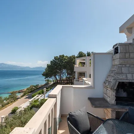 דירה Bruno 1&2 - Two-room Penthouse - Wonderful Panoramic View Of The Sea - The Location, First Row To The - 10 Minutes From Supetar Ferry Port - Free Secured Parking - Facilities Nearby *