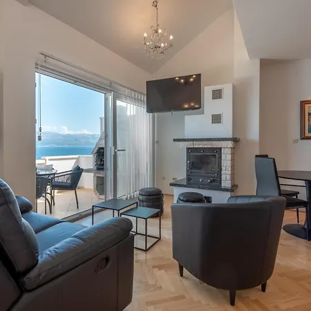 아파트 Bruno 1&2 - Two-room Penthouse - Wonderful Panoramic View Of The Sea - The Location, First Row To The - 10 Minutes From Supetar Ferry Port - Free Secured Parking - Facilities Nearby 수티반
