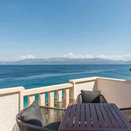 Bruno 1&2 - Two-room Penthouse - Wonderful Panoramic View Of The Sea - The Location, First Row To The - 10 Minutes From Supetar Ferry Port - Free Secured Parking - Facilities Nearby 아파트 *