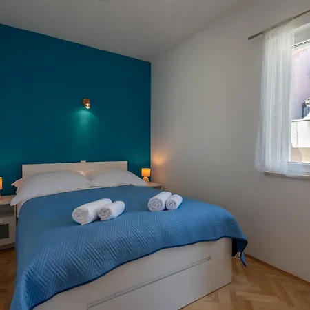 Bruno 1&2 - Two-room Penthouse - Wonderful Panoramic View Of The Sea - The Location, First Row To The - 10 Minutes From Supetar Ferry Port - Free Secured Parking - Facilities Nearby Sutivan