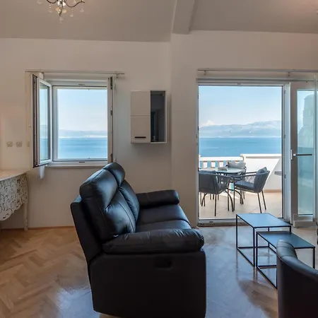 Bruno 1&2 - Two-room Penthouse - Wonderful Panoramic View Of The Sea - The Location, First Row To The - 10 Minutes From Supetar Ferry Port - Free Secured Parking - Facilities Nearby